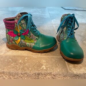Vibrant Teal Lace-Up Boots